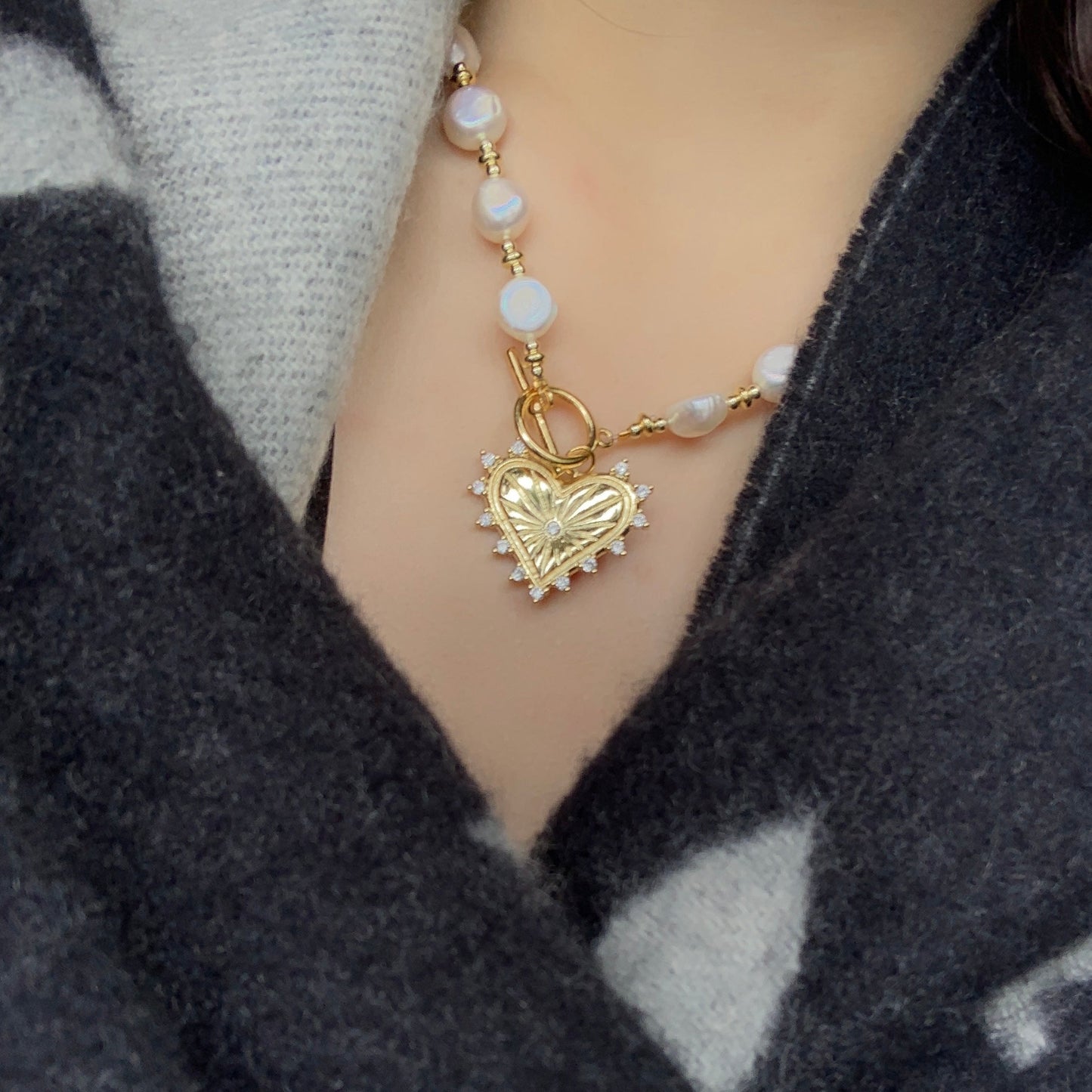 Heart Pendant Pearl Necklace